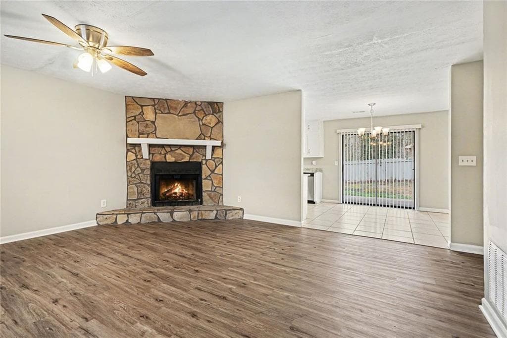 3 bedroom, 2 bathroom, 1,737 sq ft single family residence for sale at 2221 Davis Oaks Court, Stone Mountain, GA 30087 — photo 3