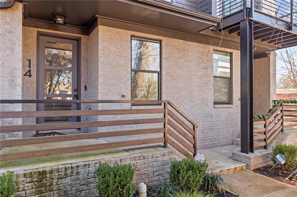 3 bedroom, 3 bathroom, 1,634 sq ft townhouse for sale at 1350 May Avenue 14, Atlanta, GA 30316 — photo 2