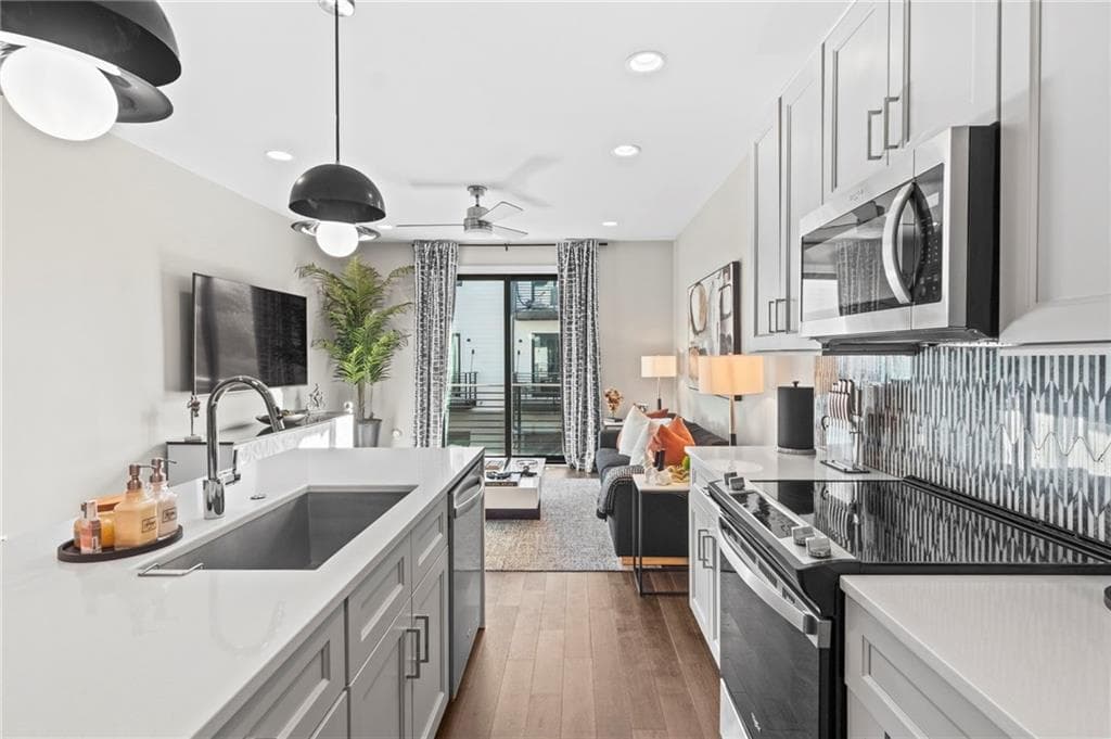 3 bedroom, 3 bathroom, 1,634 sq ft townhouse for sale at 1350 May Avenue 14, Atlanta, GA 30316 — photo 8