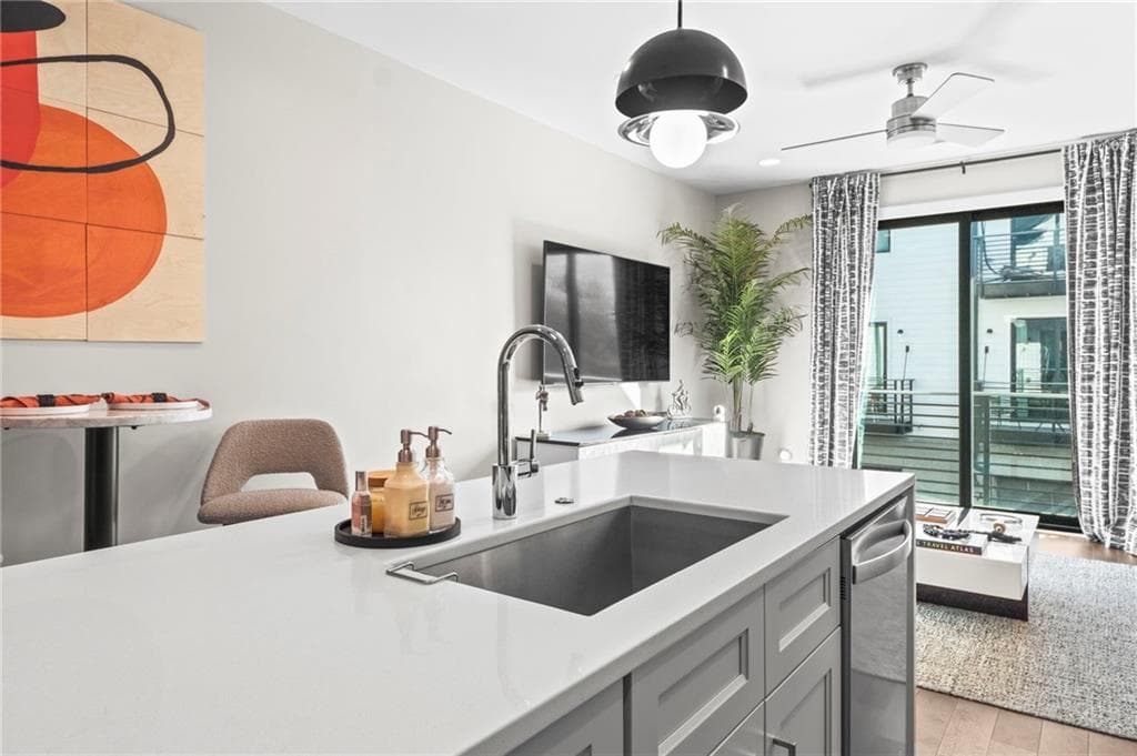 3 bedroom, 3 bathroom, 1,634 sq ft townhouse for sale at 1350 May Avenue 14, Atlanta, GA 30316 — photo 9
