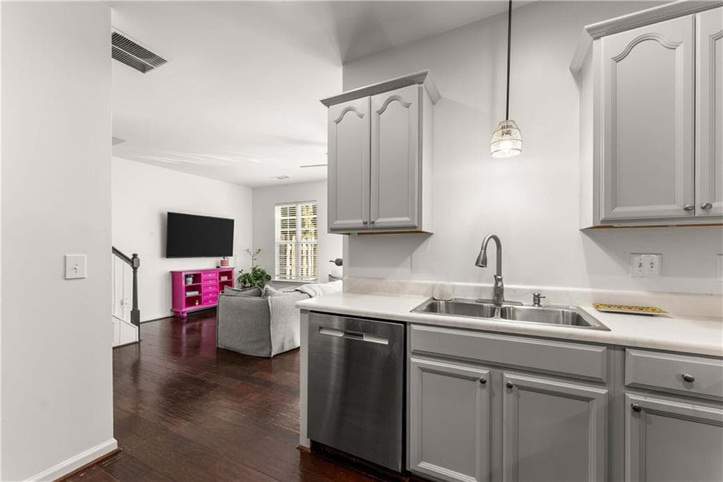 2 bedroom, 3 bathroom, 1,695 sq ft townhouse for sale at 1226 Rubble Road, Cumming, GA 30040 — photo 6