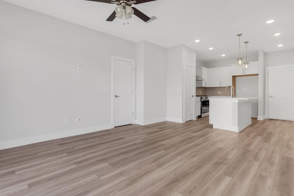 2 bedroom, 3 bathroom, 1,071 sq ft condominium for sale at 754 Urban Grange Way, Suwanee, GA 30024 — photo 3