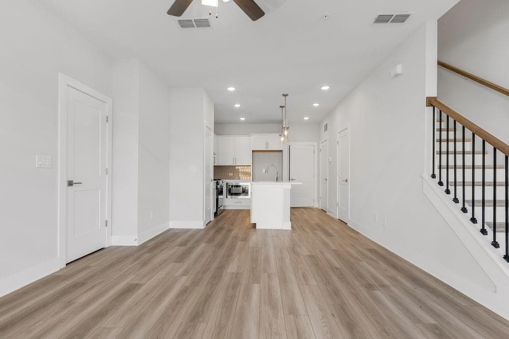 2 bedroom, 3 bathroom, 1,071 sq ft condominium for sale at 754 Urban Grange Way, Suwanee, GA 30024 — photo 5