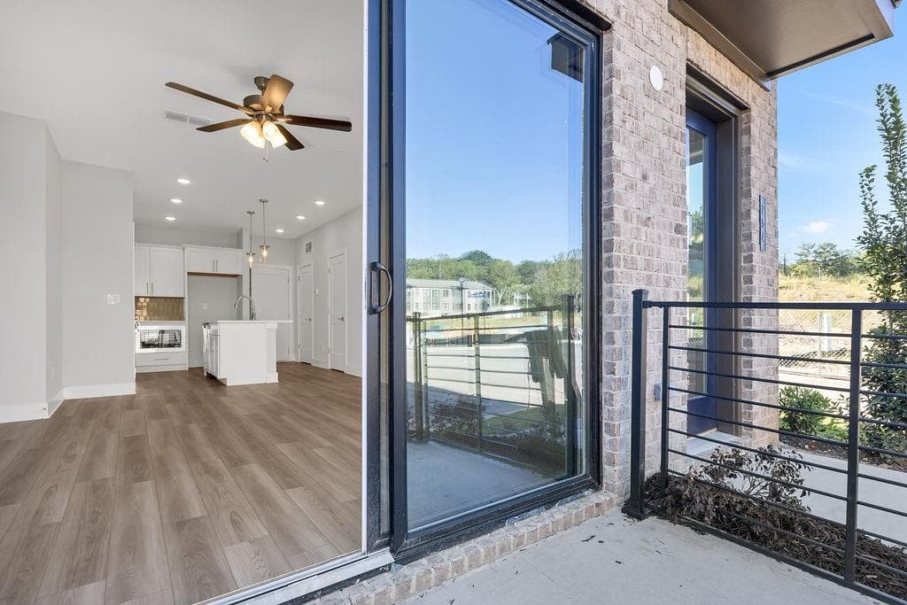 2 bedroom, 3 bathroom, 1,071 sq ft condominium for sale at 754 Urban Grange Way, Suwanee, GA 30024 — photo 6
