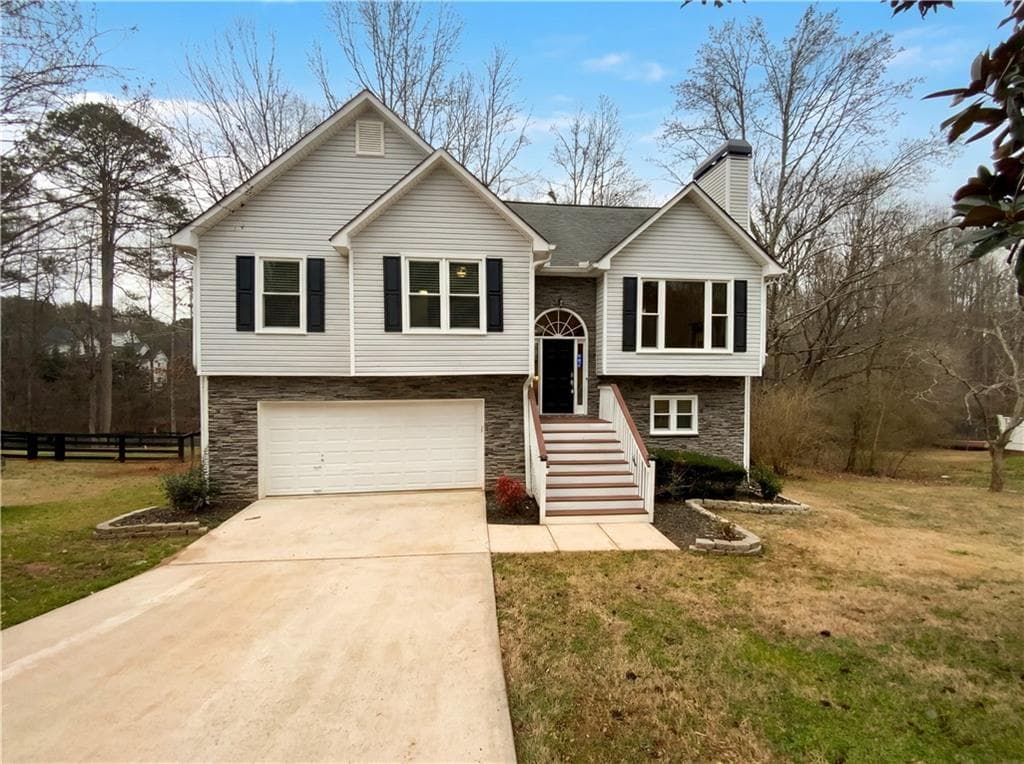 3 bedroom, 3 bathroom, 1,808 sq ft single family residence sold at 7030 Wessex Way, Cumming, GA 30028