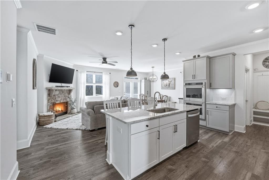 5 bedroom, 4 bathroom, 3,666 sq ft single family residence under contract at 609 Spring Water, Waleska, GA 30183 — photo 5