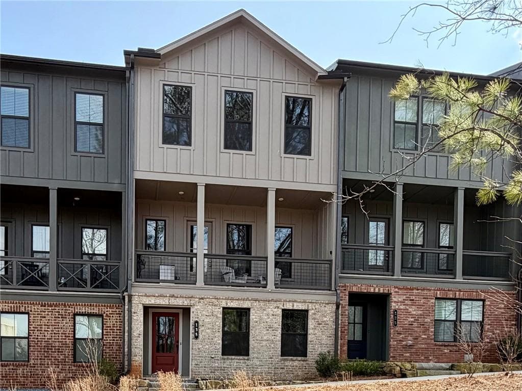 135 Firefly Circle, Alpharetta, GA 30009 — most recent listing photo