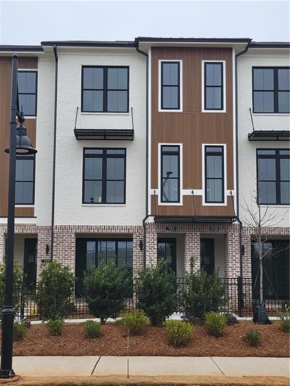 2 bedroom, 3 bathroom, 1,694 sq ft townhouse for sale at 128 IveyBrooke Lane 69, Alpharetta, GA 30009 — photo 2