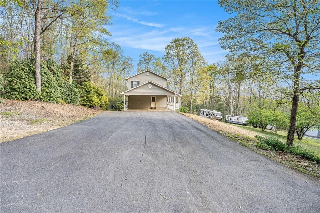 3 bedroom, 2 bathroom, 1,824 sq ft single family residence for sale at 542 Sharp Top Circle, Blairsville, GA 30512 — photo 3