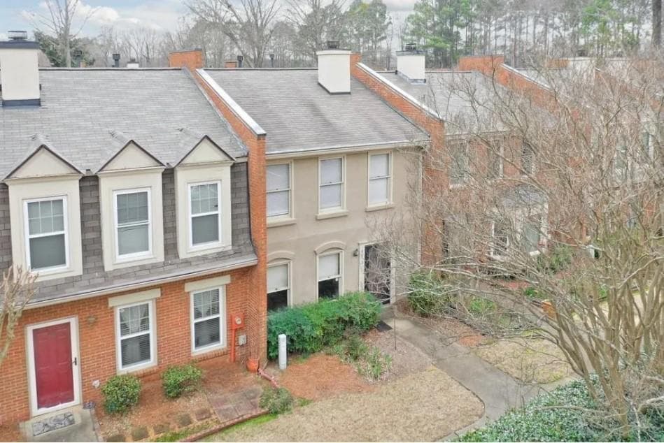 2 bedroom, 3 bathroom, 1,280 sq ft townhouse for sale at 4125 Quincey Lane, Duluth, GA 30096 — photo 1 of 19