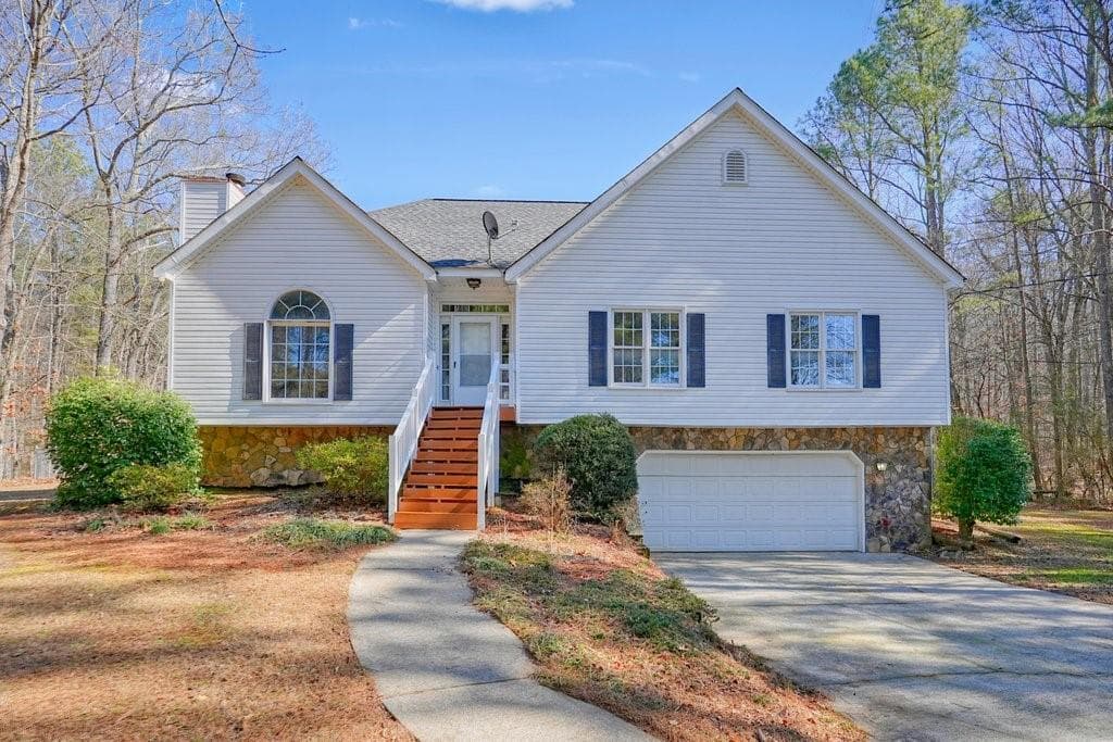3 bedroom, 3 bathroom, 2,903 sq ft single family residence sold at 231 Stoners Road, Adairsville, GA 30103