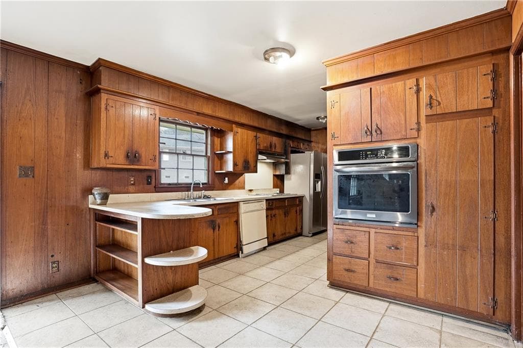 3 bedroom, 2 bathroom single family residence for sale at 2935 Heather Drive, East Point, GA 30344 — photo 8