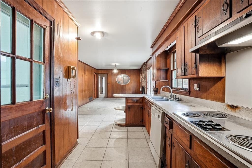 3 bedroom, 2 bathroom single family residence for sale at 2935 Heather Drive, East Point, GA 30344 — photo 10