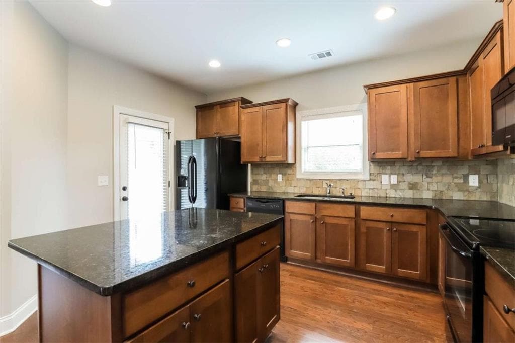 3 bedroom, 3 bathroom, 2,500 sq ft single family residence for sale at 534 Amaranth Trail, Hoschton, GA 30548 — photo 5