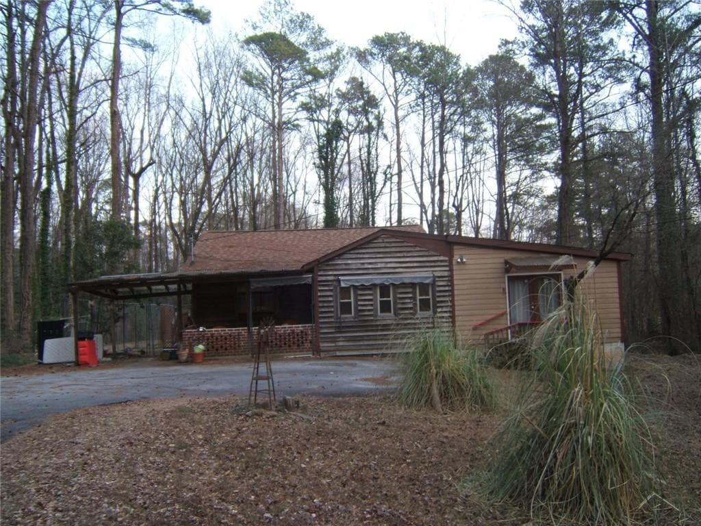 3 bedroom, 2 bathroom, 784 sq ft single family residence for sale at 2026 SW Kimberly Road, Atlanta, GA 30331 — photo 2