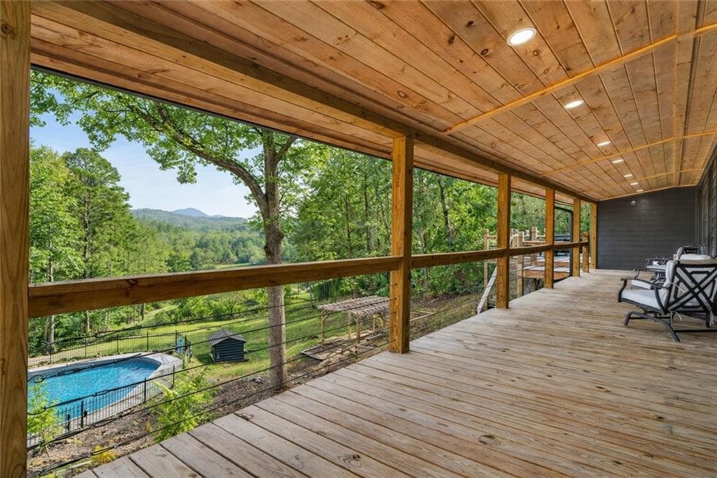 3 bedroom, 3 bathroom, 3,280 sq ft single family residence for sale at 11 Collins Hollow Cove, Morganton, GA 30560 — photo 8