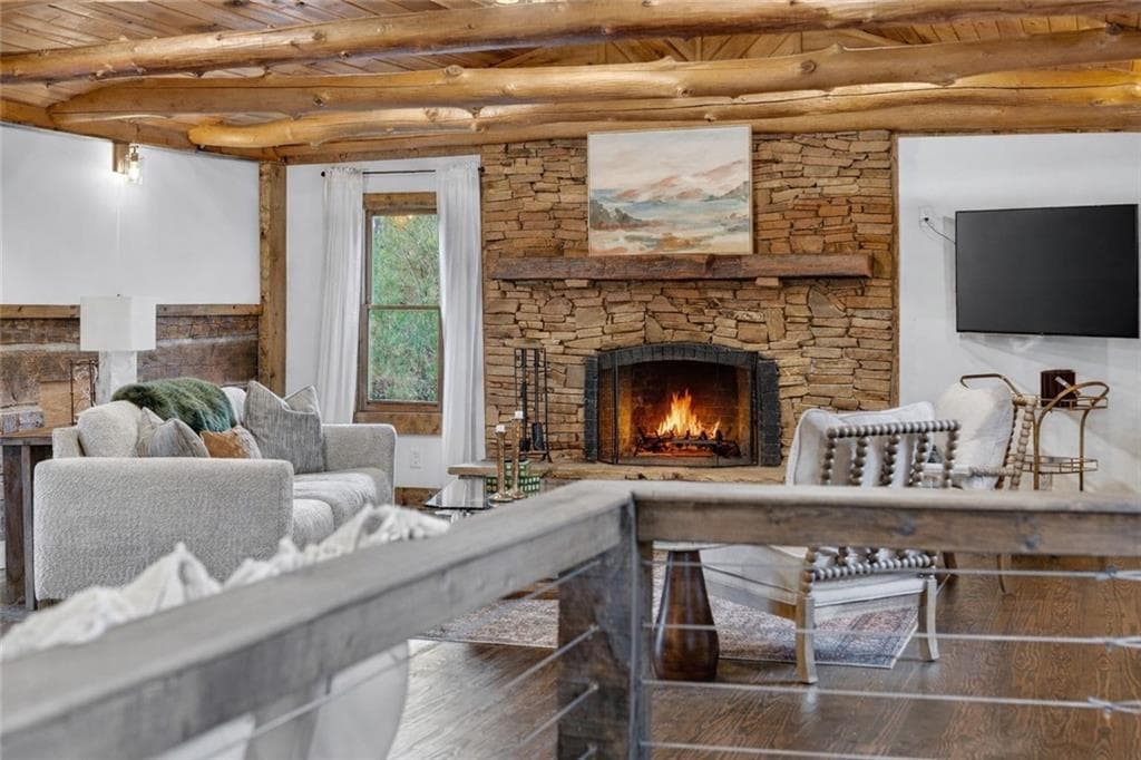 3 bedroom, 3 bathroom, 3,280 sq ft single family residence for sale at 11 Collins Hollow Cove, Morganton, GA 30560 — photo 10