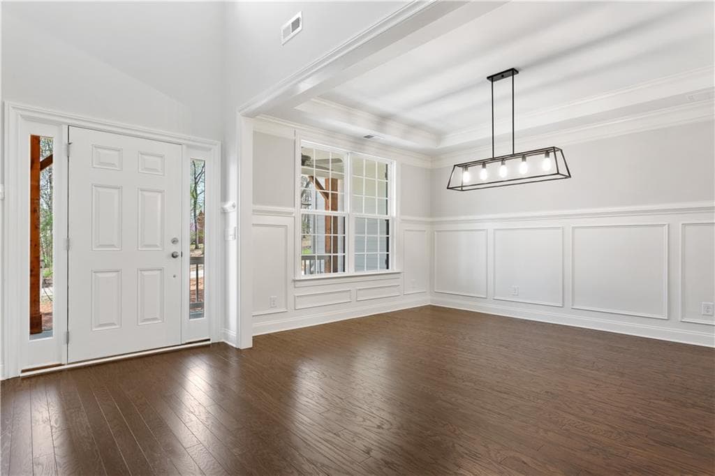 4 bedroom, 3 bathroom, 3,136 sq ft single family residence under contract at 6905 Lancaster Circle, Cumming, GA 30040 — photo 3