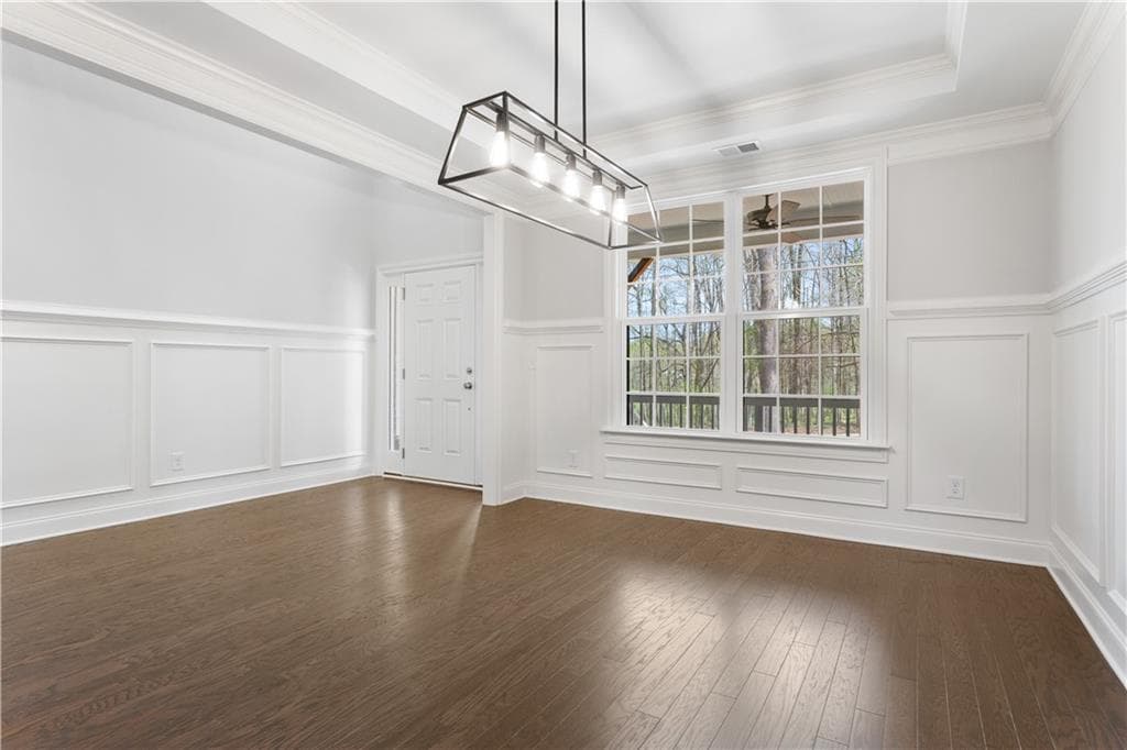 4 bedroom, 3 bathroom, 3,136 sq ft single family residence under contract at 6905 Lancaster Circle, Cumming, GA 30040 — photo 4