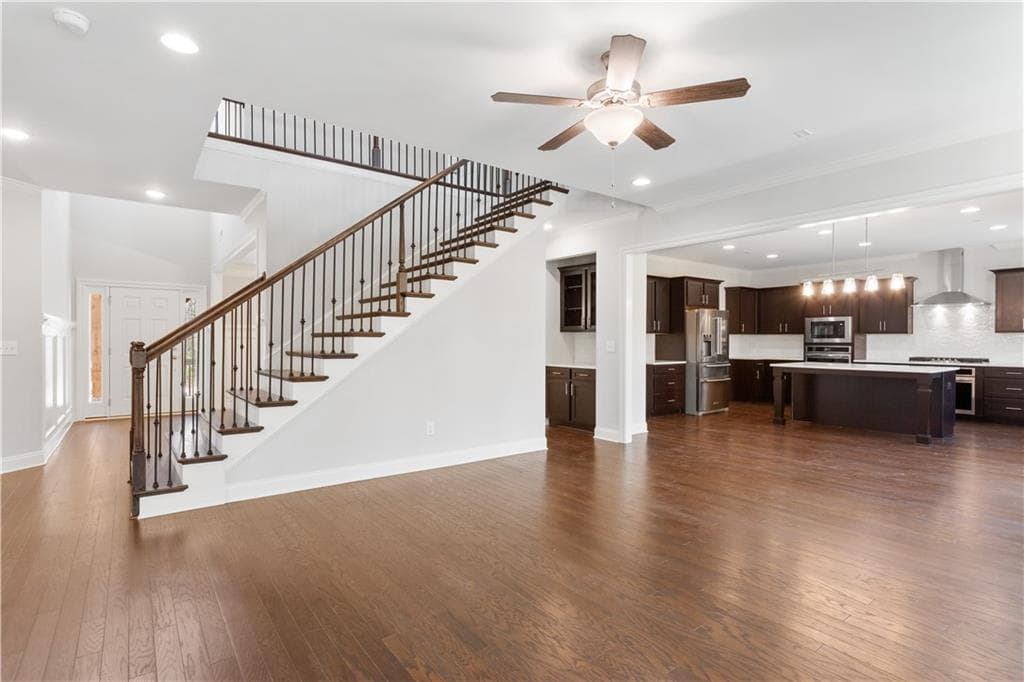4 bedroom, 3 bathroom, 3,136 sq ft single family residence under contract at 6905 Lancaster Circle, Cumming, GA 30040 — photo 6