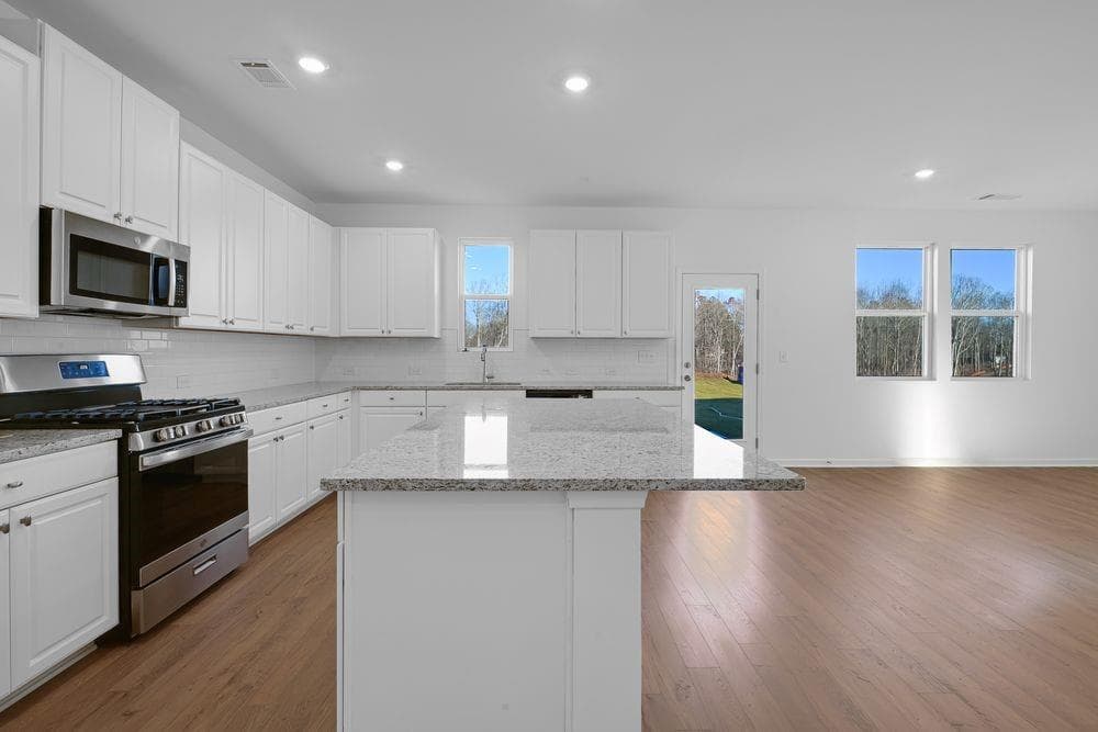 4 bedroom, 3 bathroom, 2,184 sq ft single family residence under contract at 231 Groveton Court, Euharlee, GA 30145 — photo 8