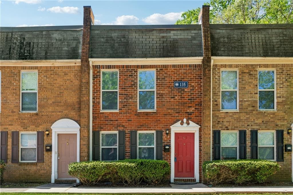 135 N River Drive G, Atlanta, GA 30350 — most recent listing photo