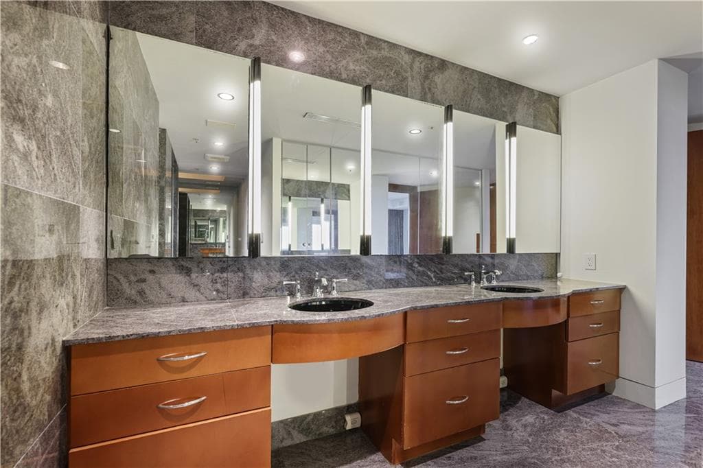 3 bedroom, 4 bathroom, 4,258 sq ft condominium under contract at 2660 Peachtree Road 26CD, Atlanta, GA 30305 — photo 10