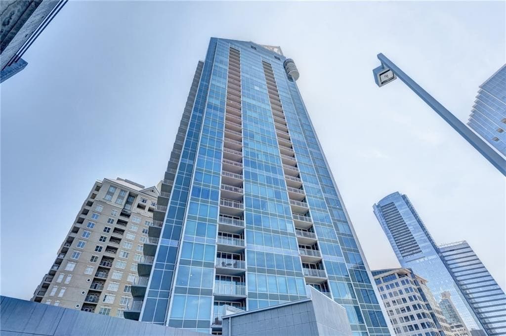 2 bedroom, 2 bathroom, 1,266 sq ft condominium for sale at 3338 Peachtree Road 1102, Atlanta, GA 30326