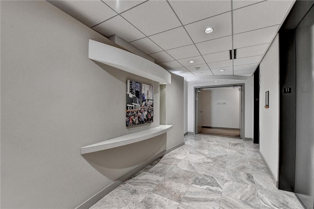 2 bedroom, 2 bathroom, 1,266 sq ft condominium for sale at 3338 Peachtree Road 1102, Atlanta, GA 30326 — photo 5