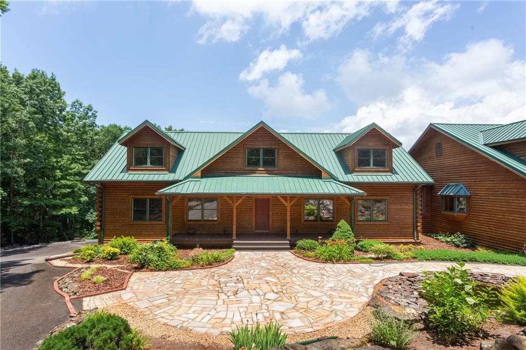 5 bedroom, 6 bathroom, 7,640 sq ft single family residence for sale at 729 Huckleberry Way, Jasper, GA 30143