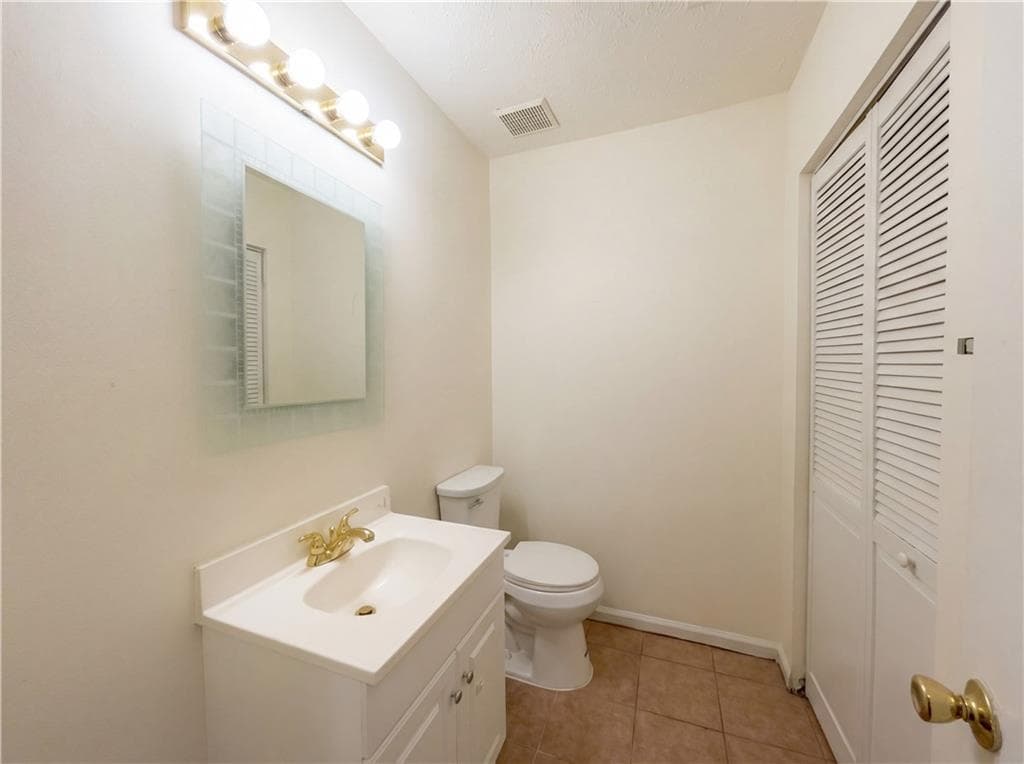 4 bedroom, 4 bathroom, 1,959 sq ft single family residence for sale at 5328 Ridge Forest Drive, Stone Mountain, GA 30083 — photo 10