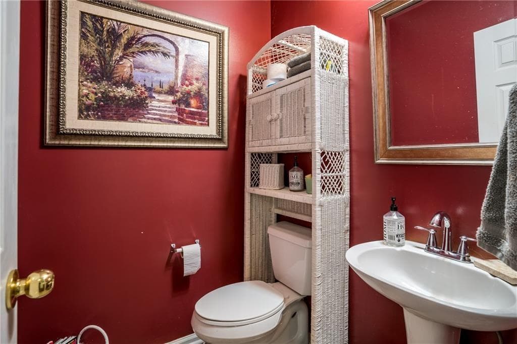 4 bedroom, 4 bathroom, 3,626 sq ft single family residence for sale at 5160 Lakeview Parkway, Villa Rica, GA 30180 — photo 5