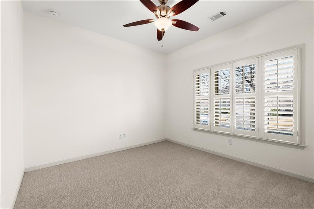 4 bedroom, 3 bathroom, 2,450 sq ft townhouse under contract at 117 Heritage Pointe, Woodstock, GA 30189 — photo 5