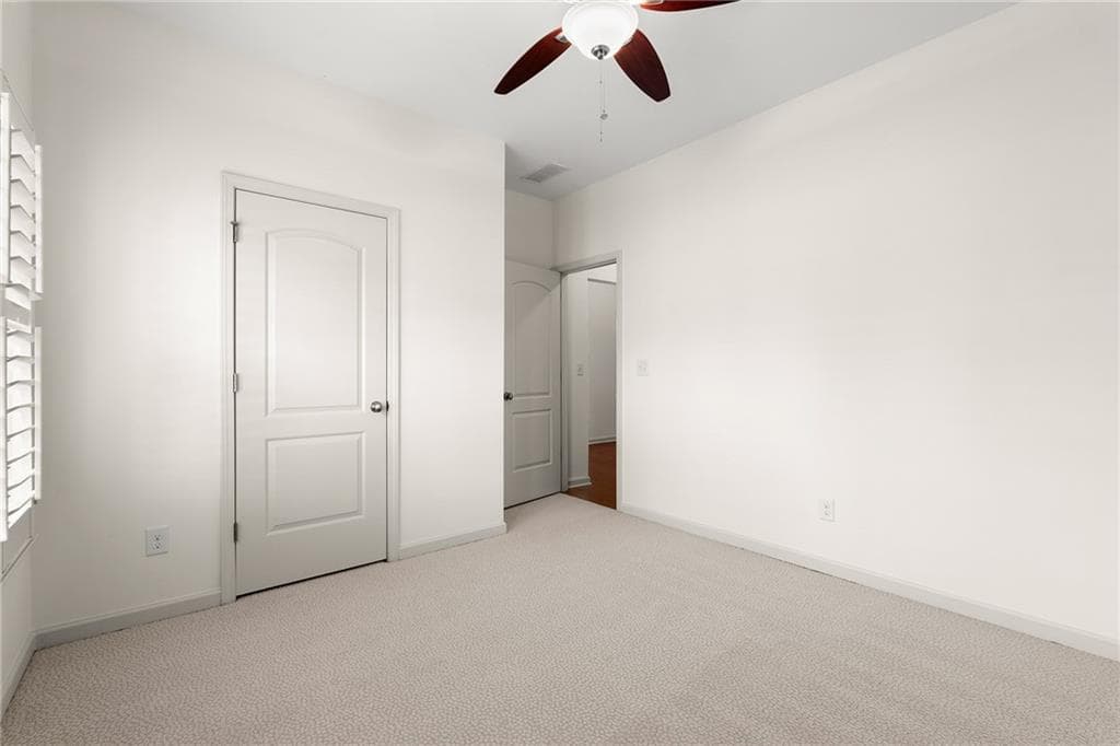 4 bedroom, 3 bathroom, 2,450 sq ft townhouse under contract at 117 Heritage Pointe, Woodstock, GA 30189 — photo 6