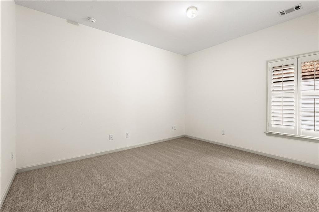 4 bedroom, 3 bathroom, 2,450 sq ft townhouse under contract at 117 Heritage Pointe, Woodstock, GA 30189 — photo 9