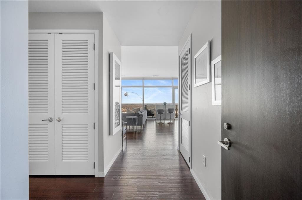 2 bedroom, 3 bathroom, 1,839 sq ft condominium under contract at 45 Ivan Allen Jr Boulevard 2603, Atlanta, GA 30308 — photo 2