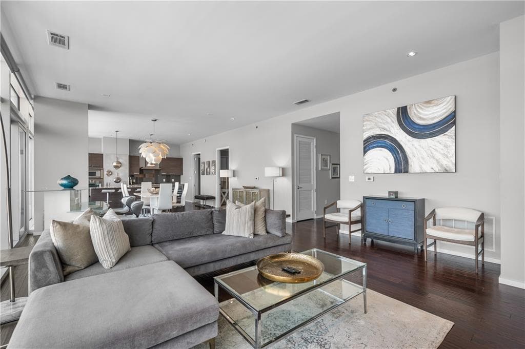 2 bedroom, 3 bathroom, 1,839 sq ft condominium under contract at 45 Ivan Allen Jr Boulevard 2603, Atlanta, GA 30308 — photo 5
