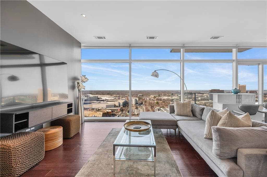 2 bedroom, 3 bathroom, 1,839 sq ft condominium under contract at 45 Ivan Allen Jr Boulevard 2603, Atlanta, GA 30308 — photo 6