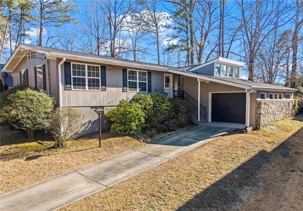 2102 Fairway Circle, Atlanta, GA 30319 — most recent listing photo