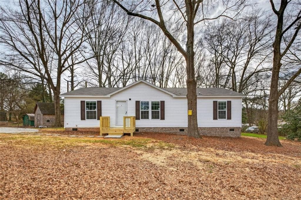 3 bedroom, 2 bathroom, 1,344 sq ft single family residence for sale at 720 Woodland Circle, Loganville, GA 30052