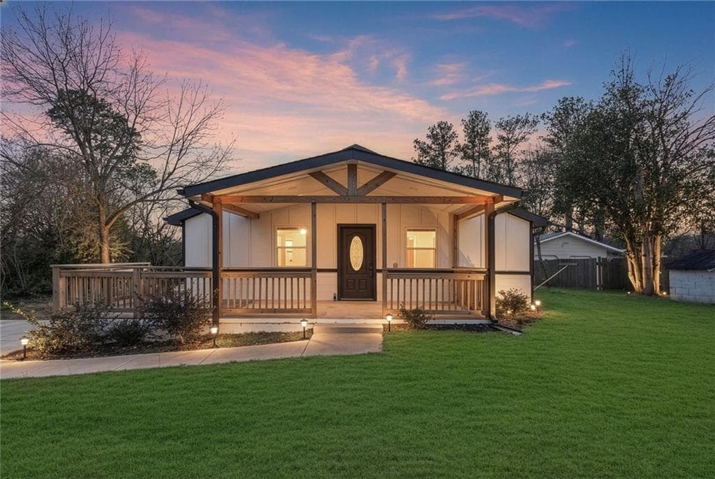 3 bedroom, 2 bathroom, 1,580 sq ft single family residence for sale at 638 Dobbins Mill Road, Griffin, GA 30223
