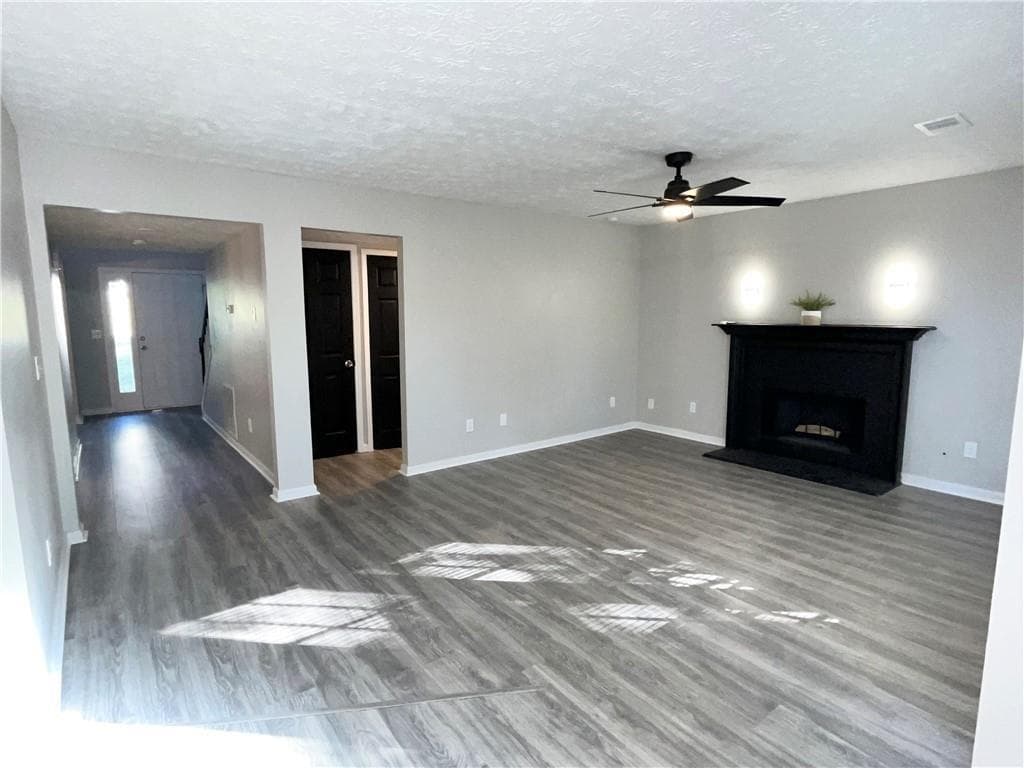 3 bedroom, 3 bathroom, 1,994 sq ft single family residence for sale at 4977 Wynhurst Way, Stone Mountain, GA 30088 — photo 2