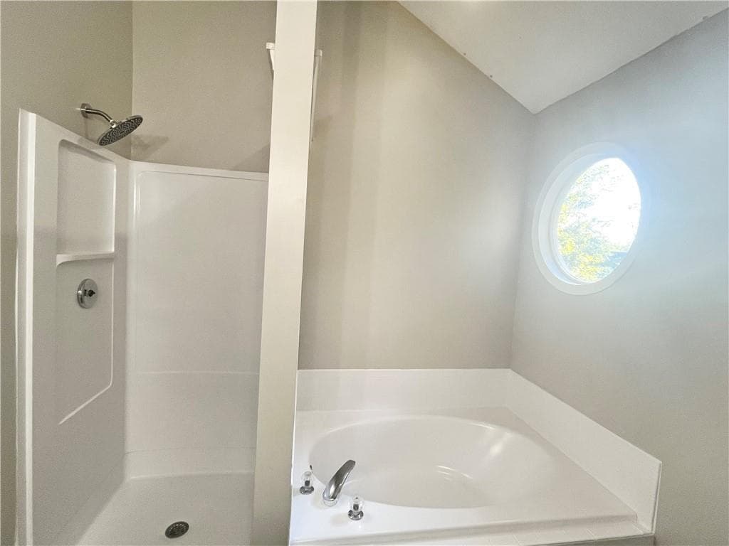 3 bedroom, 3 bathroom, 1,994 sq ft single family residence for sale at 4977 Wynhurst Way, Stone Mountain, GA 30088 — photo 9