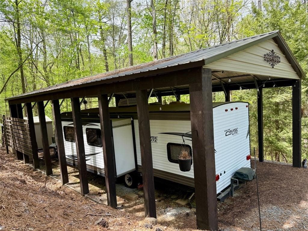 2 bedroom, 1 bathroom single family residence sold at 142 33rd Street, Ellijay, GA 30540