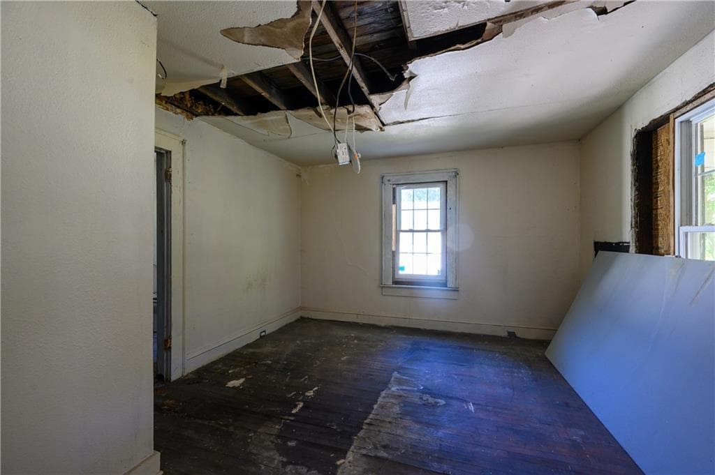 5 bedroom, 3 bathroom, 2,100 sq ft single family residence for sale at 728 Center Hill Avenue, Atlanta, GA 30318 — photo 3