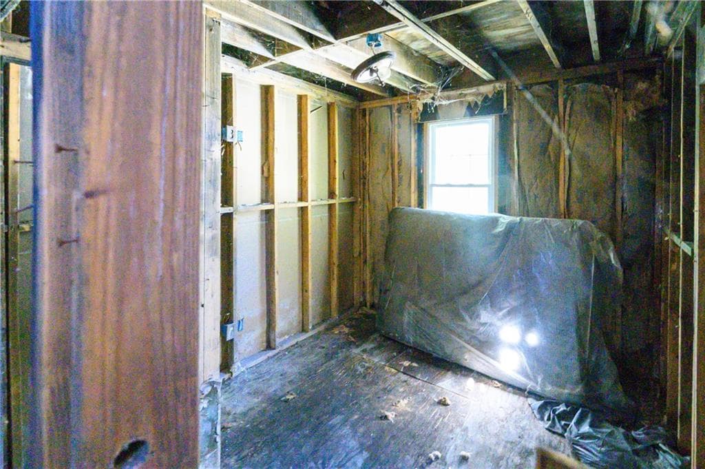 5 bedroom, 3 bathroom, 2,100 sq ft single family residence for sale at 728 Center Hill Avenue, Atlanta, GA 30318 — photo 7