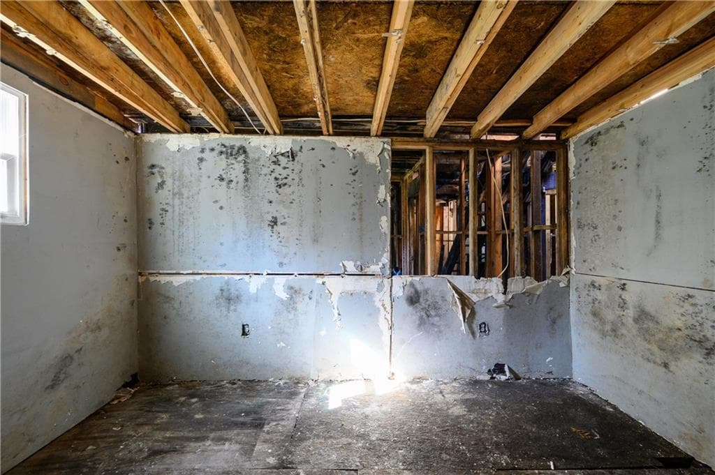 5 bedroom, 3 bathroom, 2,100 sq ft single family residence for sale at 728 Center Hill Avenue, Atlanta, GA 30318 — photo 10