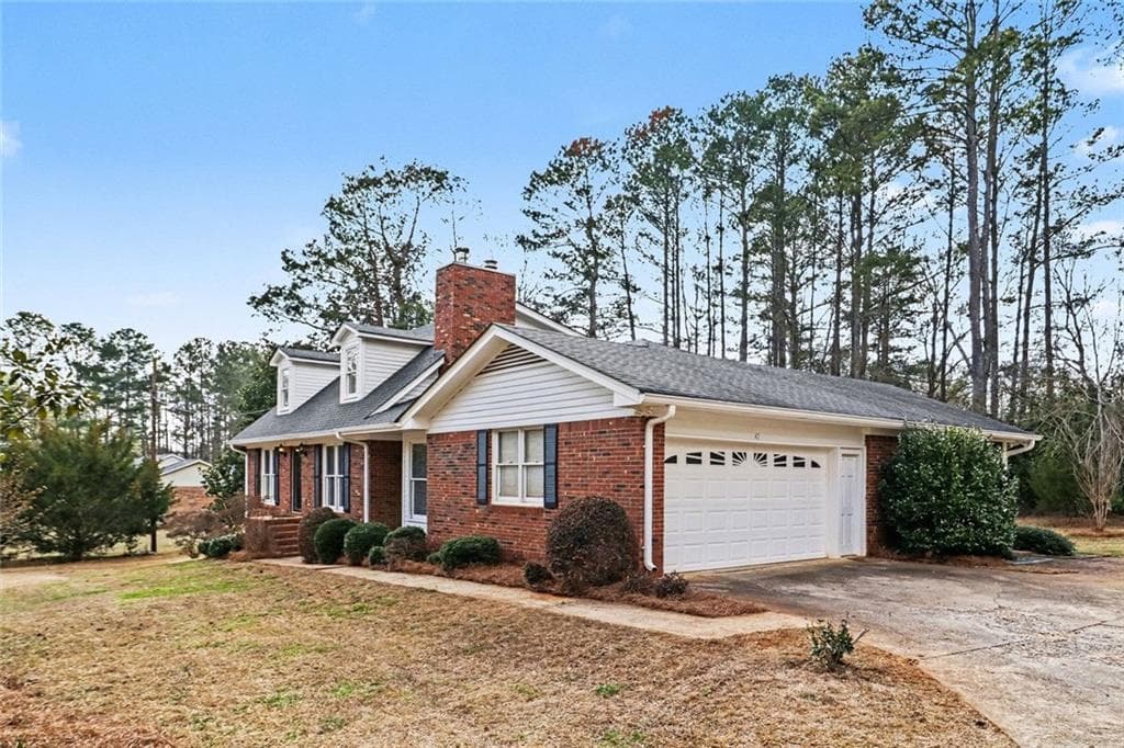 42 Camellia Circle, Newnan, GA 30263 — most recent listing photo
