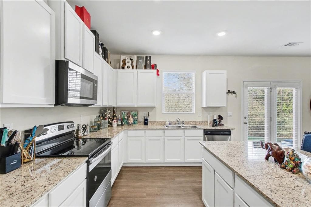 5 bedroom, 3 bathroom, 2,814 sq ft single family residence for sale at 367 Hughes Lane, Pendergrass, GA 30567 — photo 10