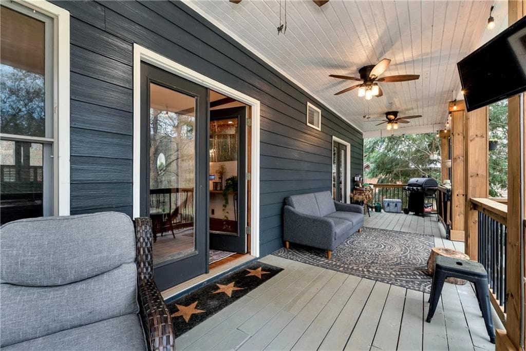 4 bedroom, 3 bathroom, 2,999 sq ft single family residence for sale at 1060 Golden Avenue, Dahlonega, GA 30533 — photo 5